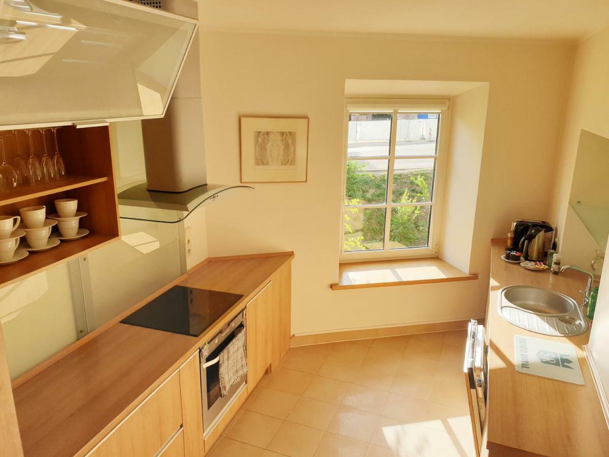 Exceptional Uzupis Bridge 3 Bedroom Apartment Vilna Exterior foto