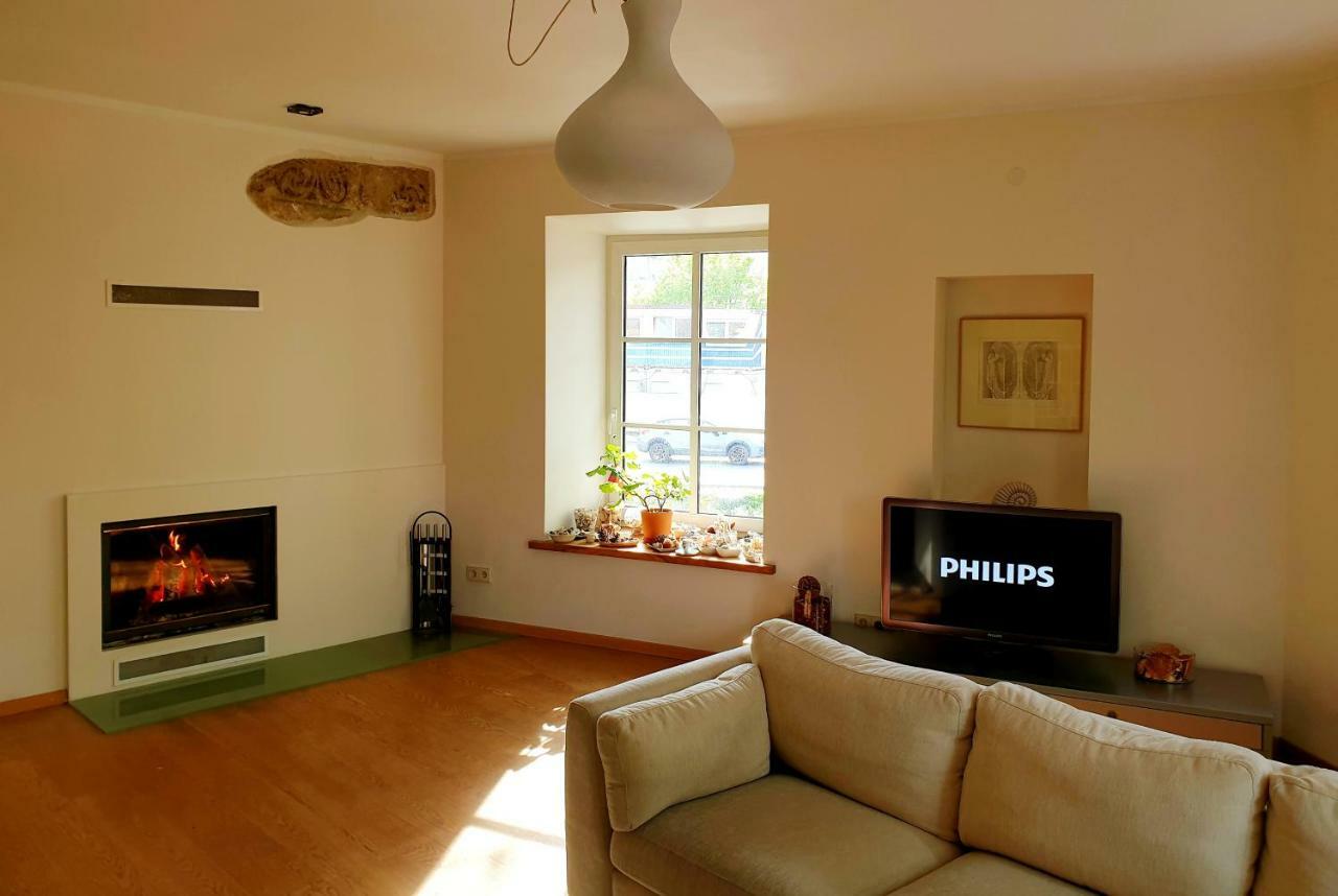 Exceptional Uzupis Bridge 3 Bedroom Apartment Vilna Exterior foto